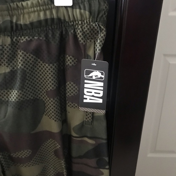 Men’s camo joggers - Picture 2 of 2